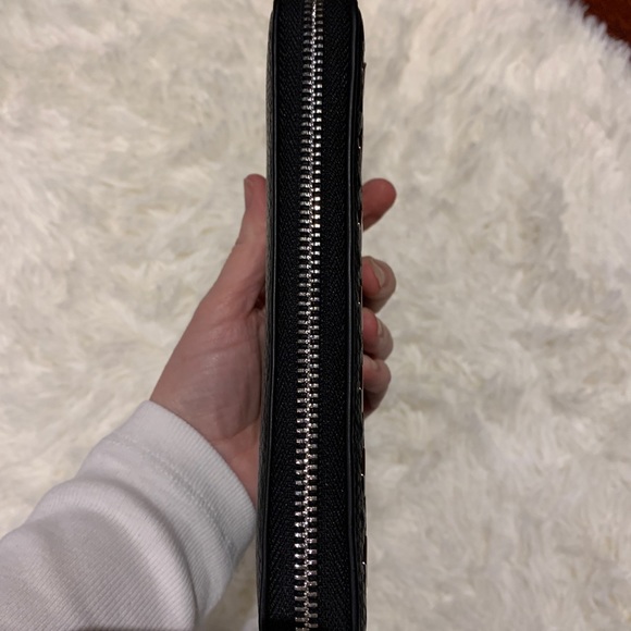 Black and silver clutch / wallet - Picture 3 of 4